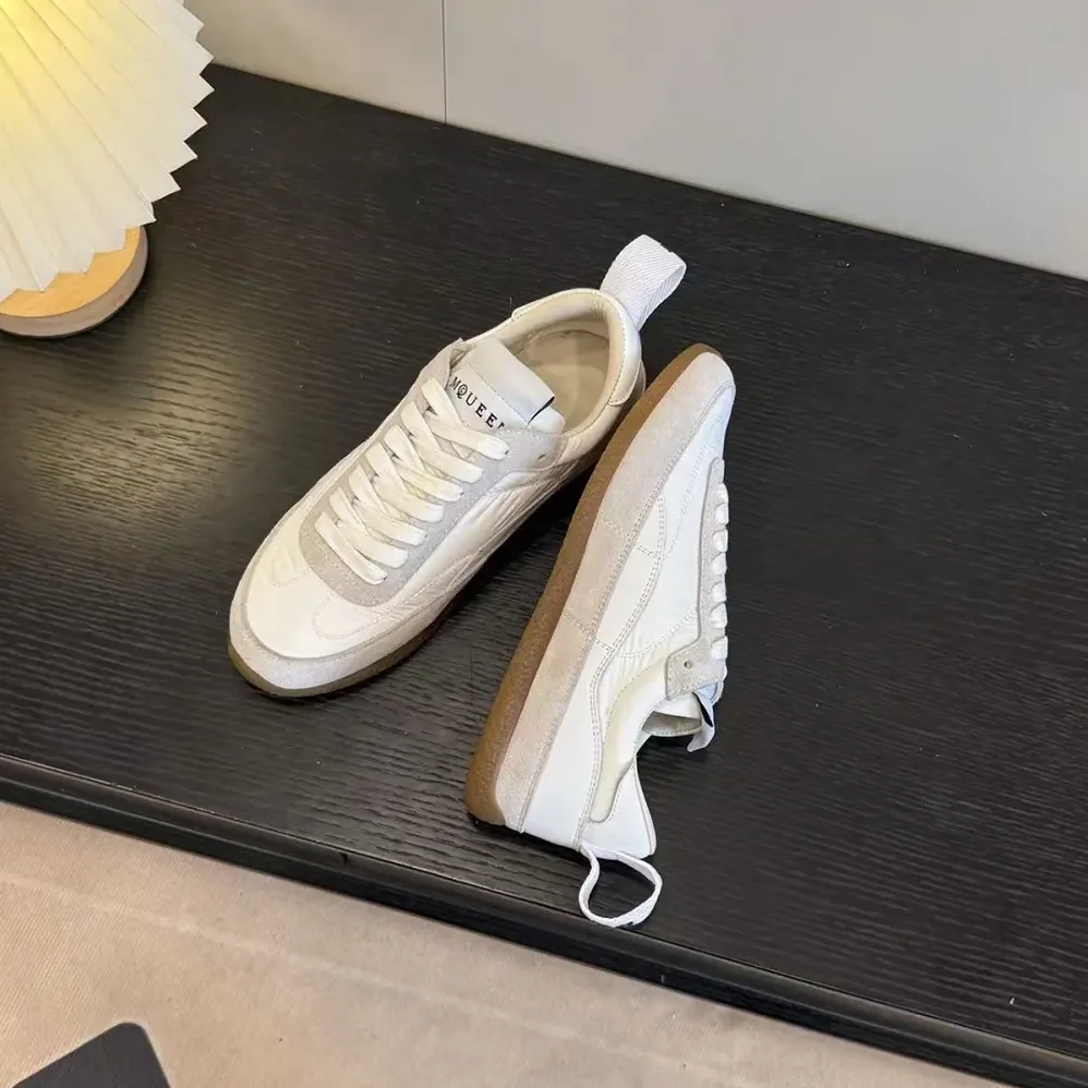 Alexander Mcqueen EC1 Sneaker in White for Unisex Alexander Mcqueen EC1 Sneaker in White for Unisex