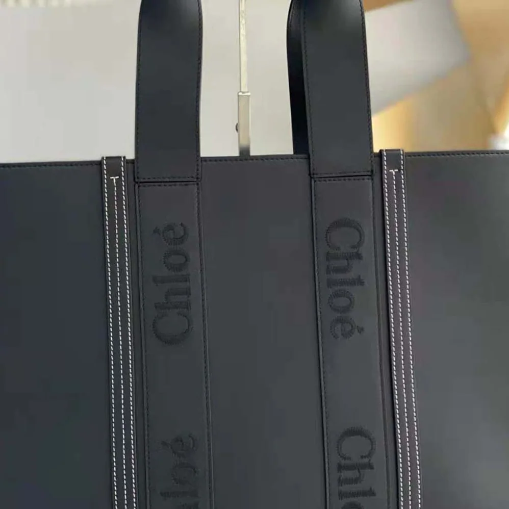 Chloe Large Woody Tote Bag with Embroidered Chloé Logo for Women in Black