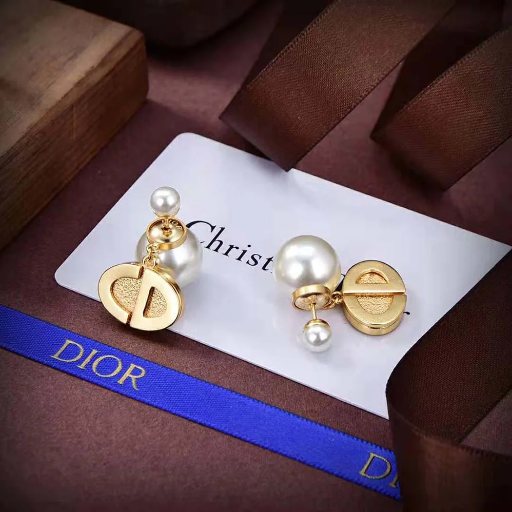 Dior Tribales Earrings Gold-Finish Metal and White Resin Pearls for Women Dior Tribales Earrings Gold-Finish Metal and White Resin Pearls for Women
