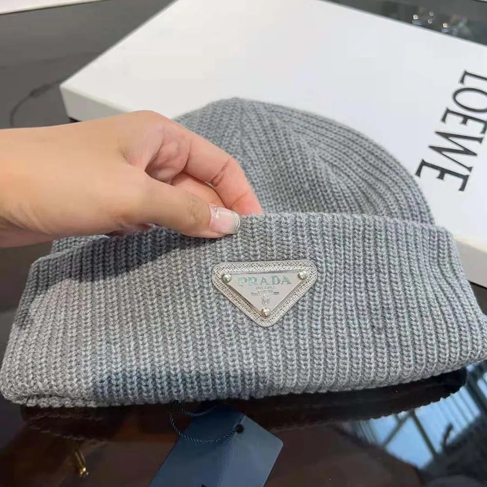 Prada Wool and Cashmere Beanie for Unisex in Silver Prada Wool and Cashmere Beanie for Unisex in Silver