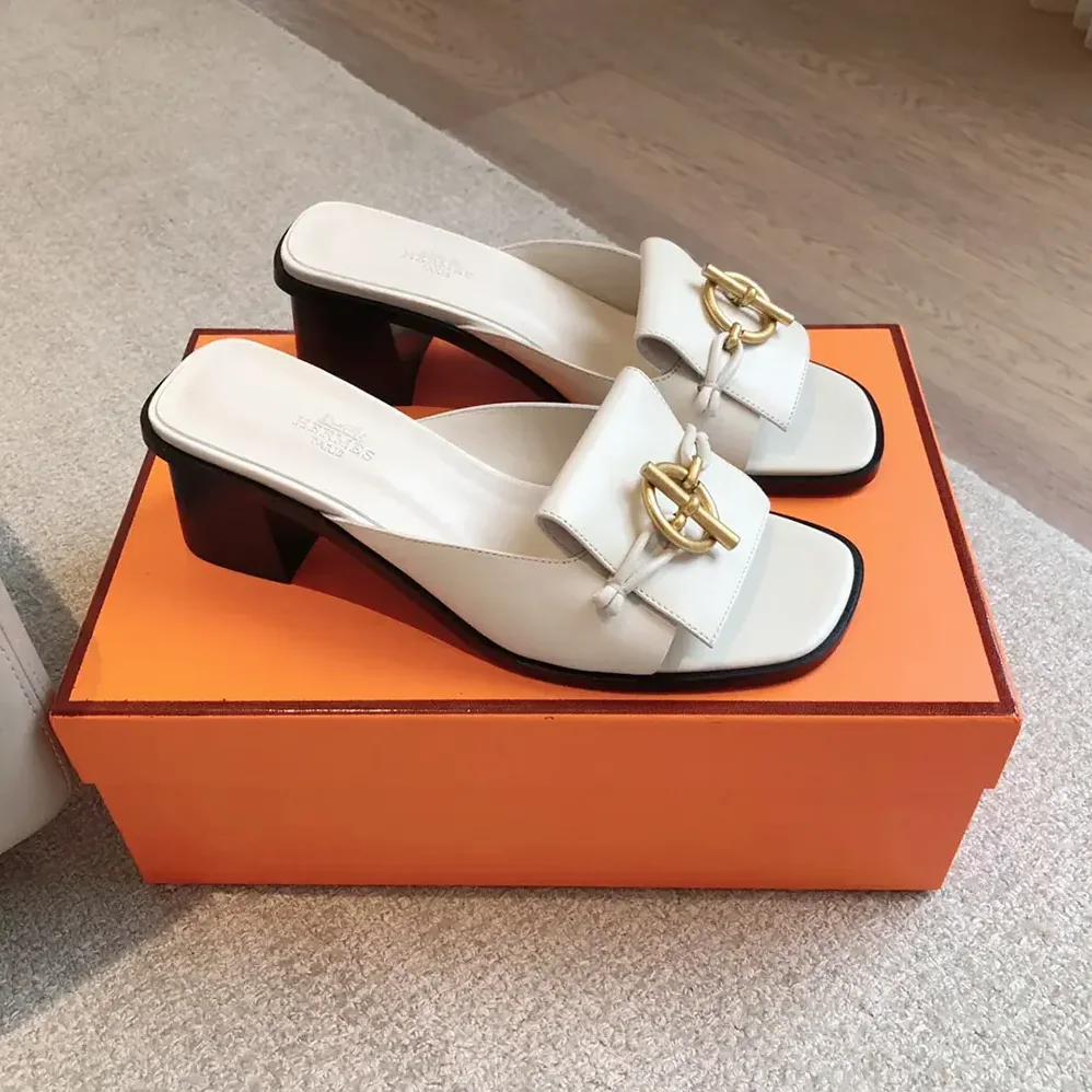Hermes Ilot 50 Sandal in Calfskin Leather-White H241142Z for Women Hermes Ilot 50 Sandal in Calfskin Leather-White H241142Z for Women