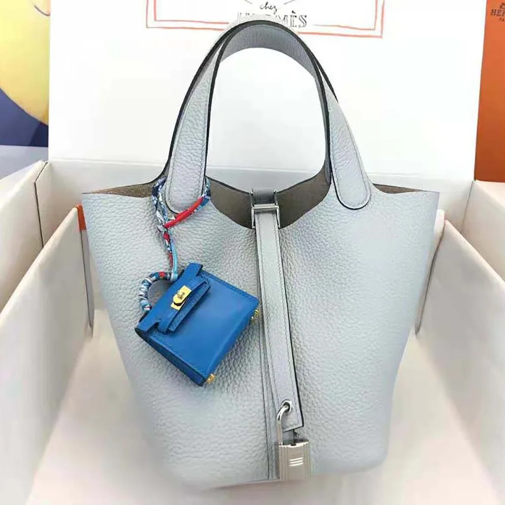 Hermes Picotin Lock 22cm in Clémence leather for Women in Blue Hermes Picotin Lock 22cm in Clémence leather for Women in Blue