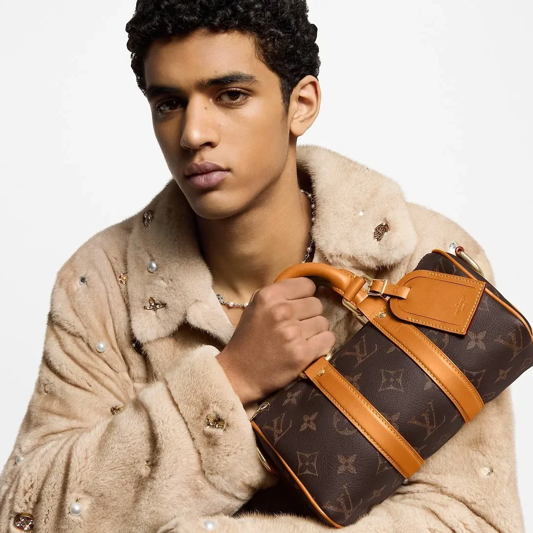 Louis Vuitton Keepall Bandouliere 25 Travel Bag in Brown Monogram Gold Hardware Louis Vuitton Keepall Bandouliere 25 Travel Bag in Brown Monogram Gold Hardware