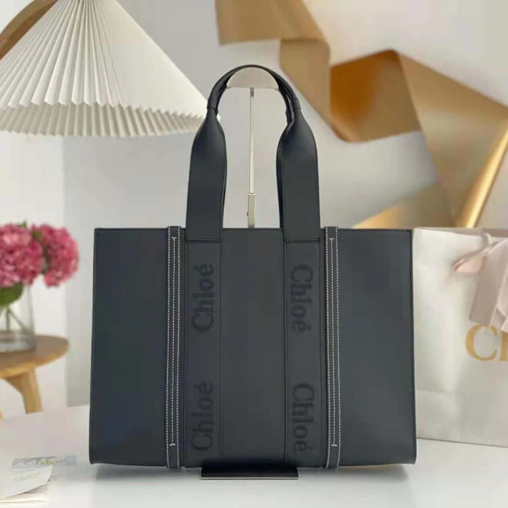 Chloe Large Woody Tote Bag for Women in Black