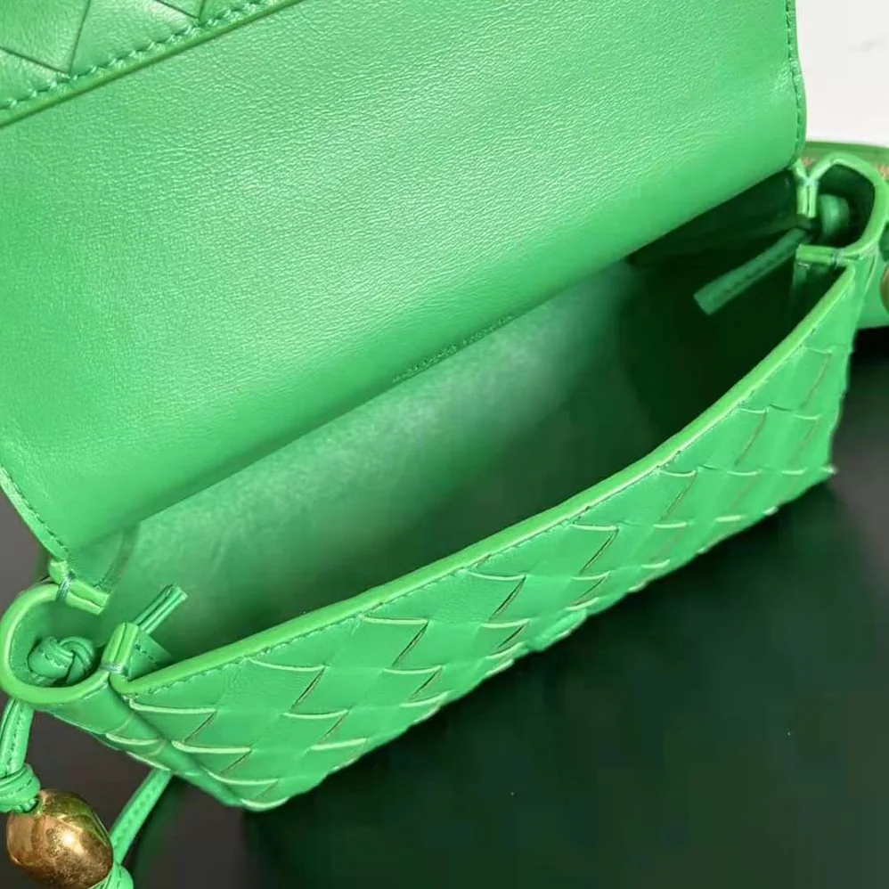 Bottega Veneta Intrecciato Leather Multi Pouch On Strap for Women in Green