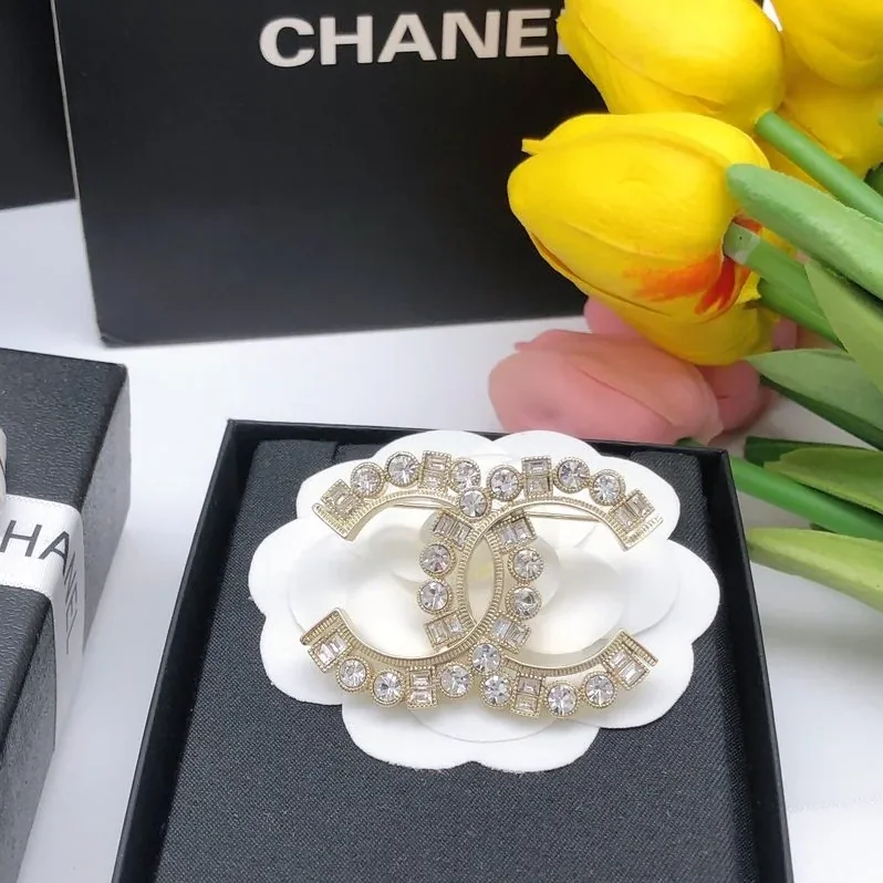 22AW Brooch Gold Tone