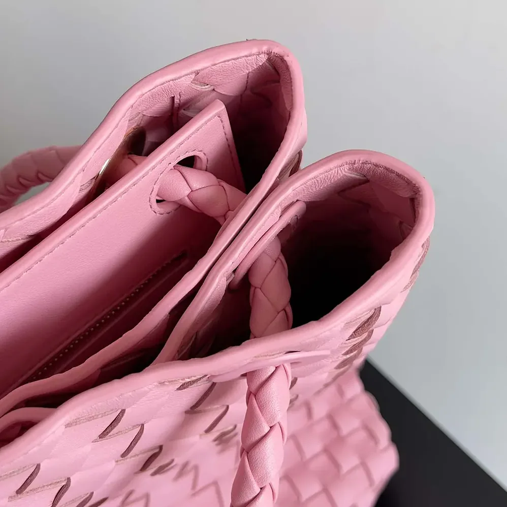 Bottega Veneta Large Andiamo in Lambskin Leather for Women in Pink