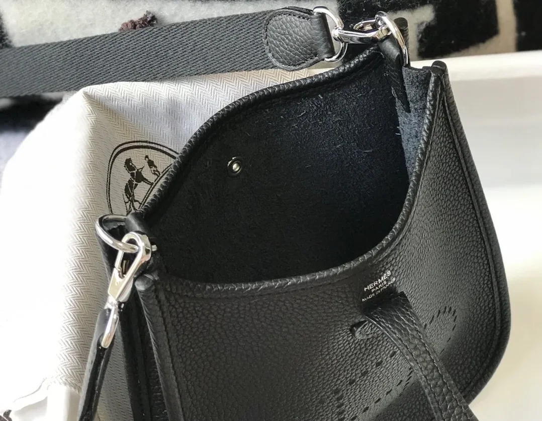Hermes Evelyne 16 Amazone Shoulder Bag in Black Palladium Hardware Hermes Evelyne 16 Amazone Shoulder Bag in Black Palladium Hardware
