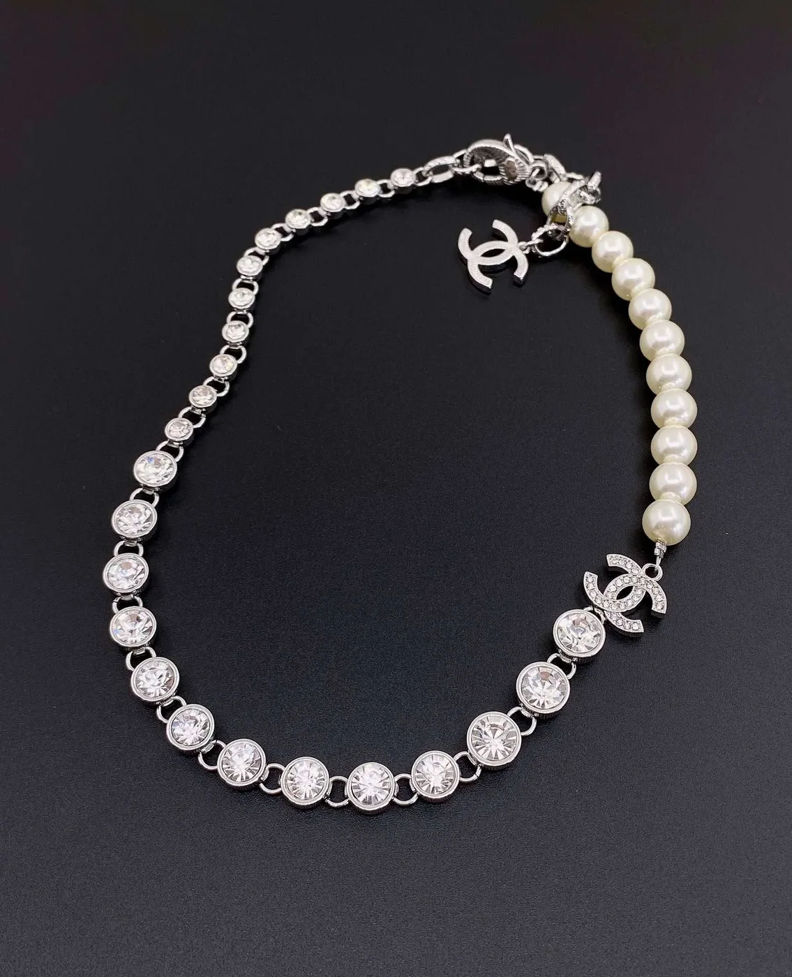 Chanel Chain Pearl Necklace White Chanel Chain Pearl Necklace White