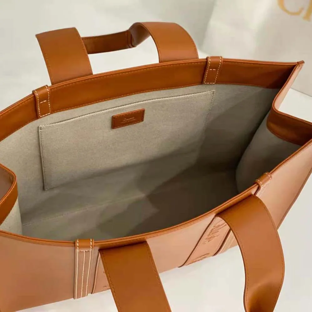 Chloe Large Woody Tote Bag for Women in Brown Chloe Large Woody Tote Bag for Women in Brown
