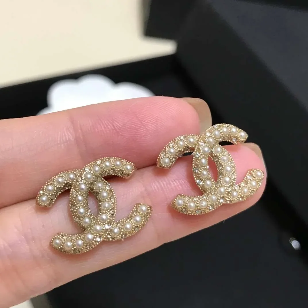 Chanel Pearl Earrings Gold Chanel Pearl Earrings Gold