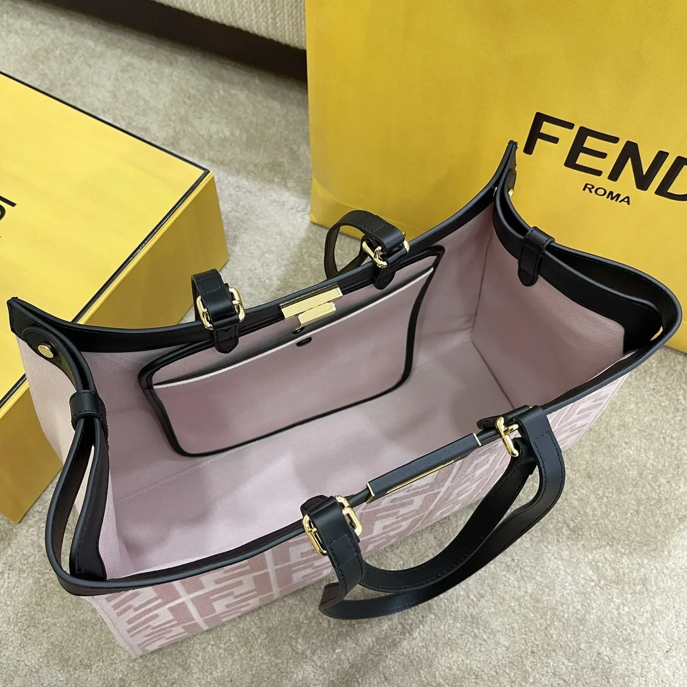 Fendi Peekaboo X in tote Bag Pink Canvas