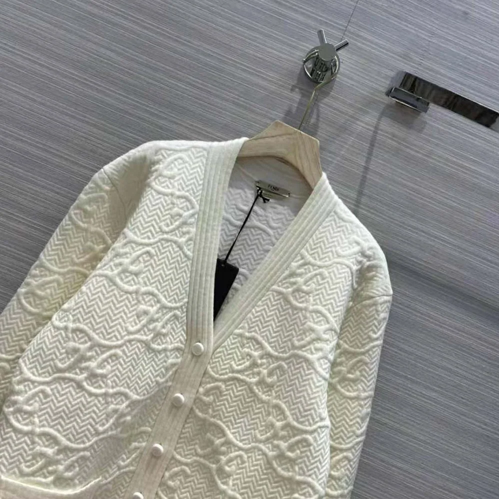 Fendi Cardigan White Wool and Cashmere Cardigan for Women Fendi Cardigan White Wool and Cashmere Cardigan for Women