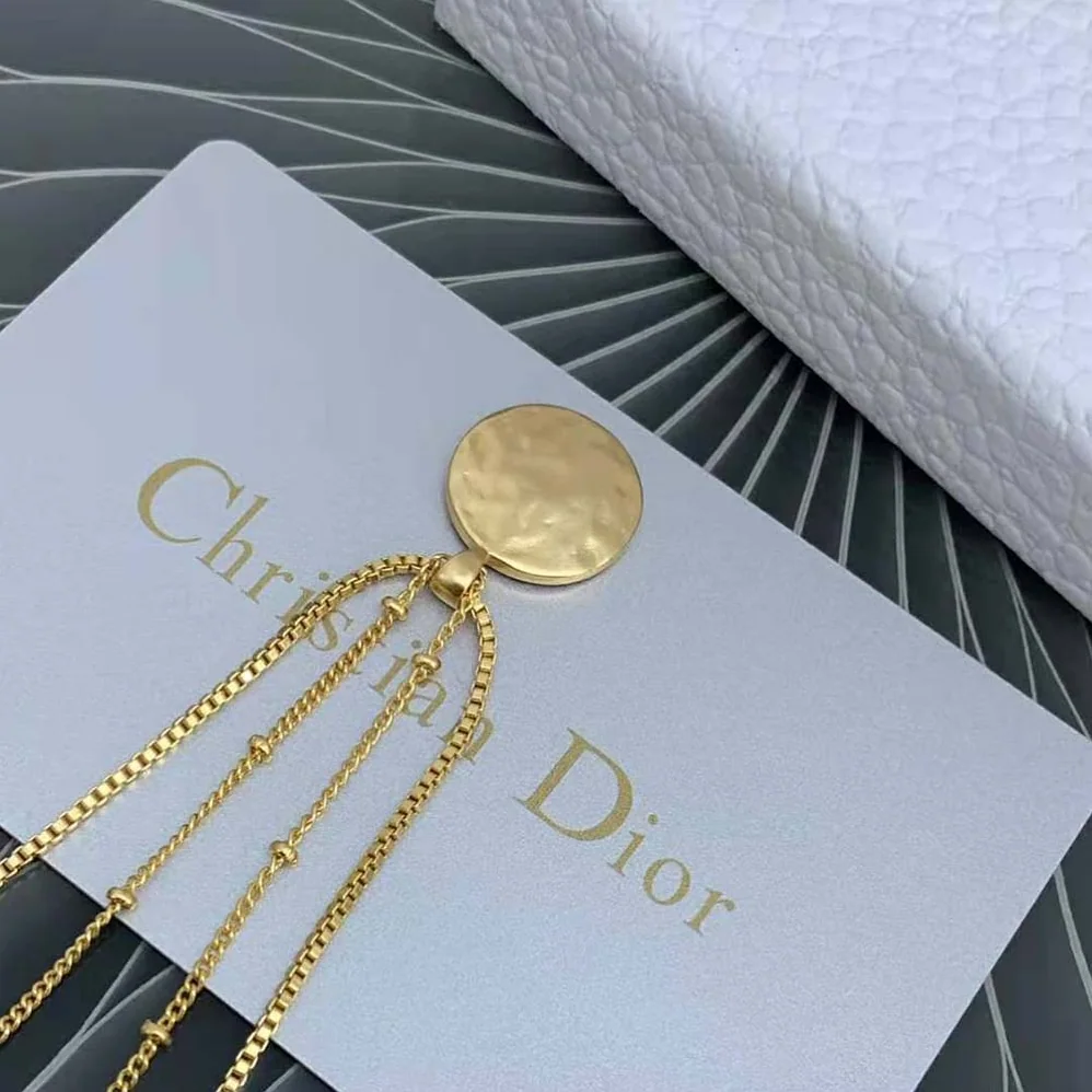 Dior 30 Montaigne Necklace Gold for Women in Finish Metal Dior 30 Montaigne Necklace Gold for Women in Finish Metal