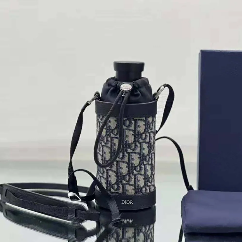 Dior Aqua Bottle and Bottle Holder with Shoulder Strap for Men Dior Aqua Bottle and Bottle Holder with Shoulder Strap for Men