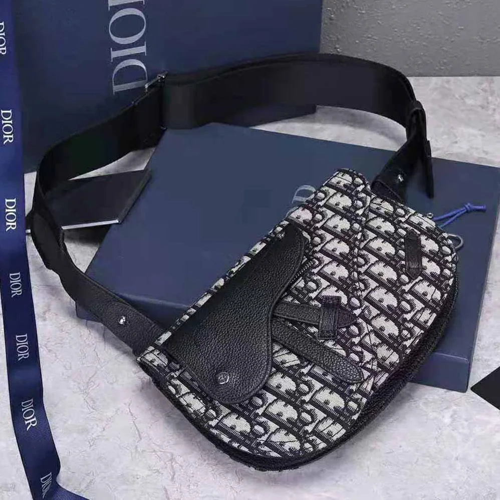 Dior Saddle Pouch Dior Oblique Jacquard for Men in Silver Dior Saddle Pouch Dior Oblique Jacquard for Men in Silver