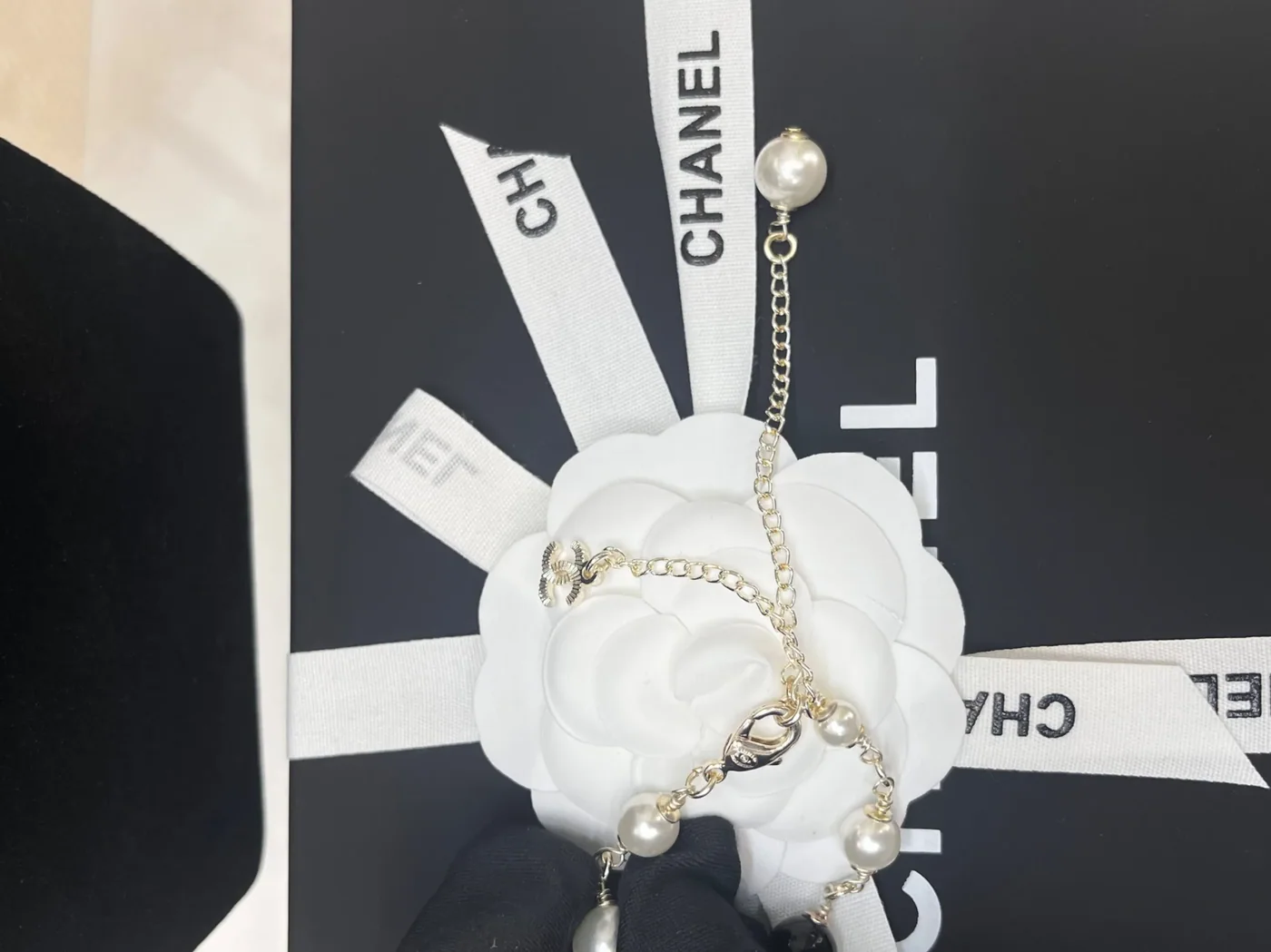 Chanel Pearl Necklace Gold