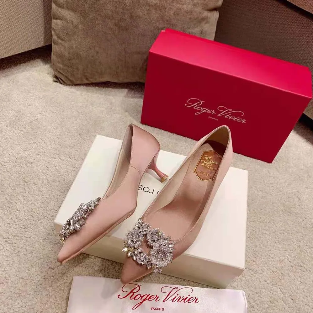 Roger Vivier RV Bouquet Strass Buckle Pumps in Satin for Women in Sandy Roger Vivier RV Bouquet Strass Buckle Pumps in Satin for Women in Sandy