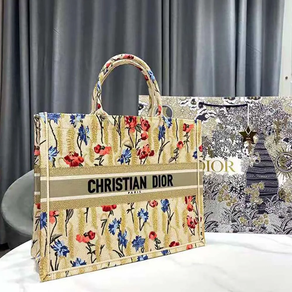Dior Dior Book Tote Beige Dior Hibiscus Embroidery for Women Dior Dior Book Tote Beige Dior Hibiscus Embroidery for Women