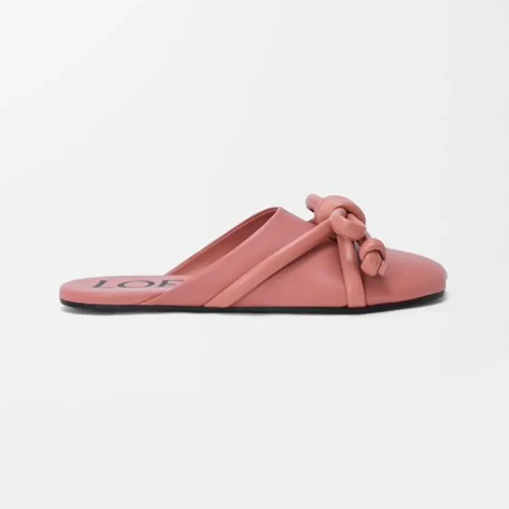 Loewe Flamenco Knot Mule in Lambskin for Women in Pink Loewe Flamenco Knot Mule in Lambskin for Women in Pink