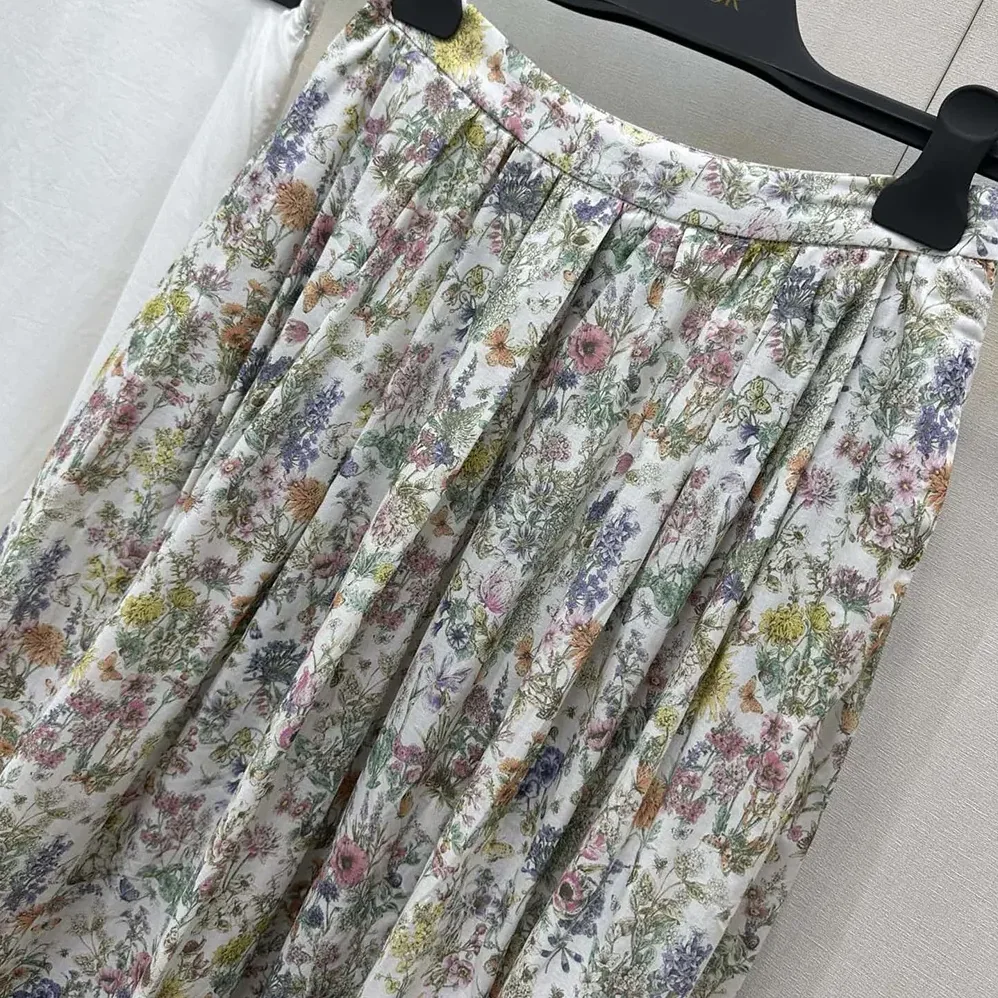 Dior Mid-Length Flared Skirt Cotton Muslin with Multicolor Dior Flowers Calendar Allover Motif for Women Dior Mid-Length Flared Skirt Cotton Muslin with Multicolor Dior Flowers Calendar Allover Motif for Women