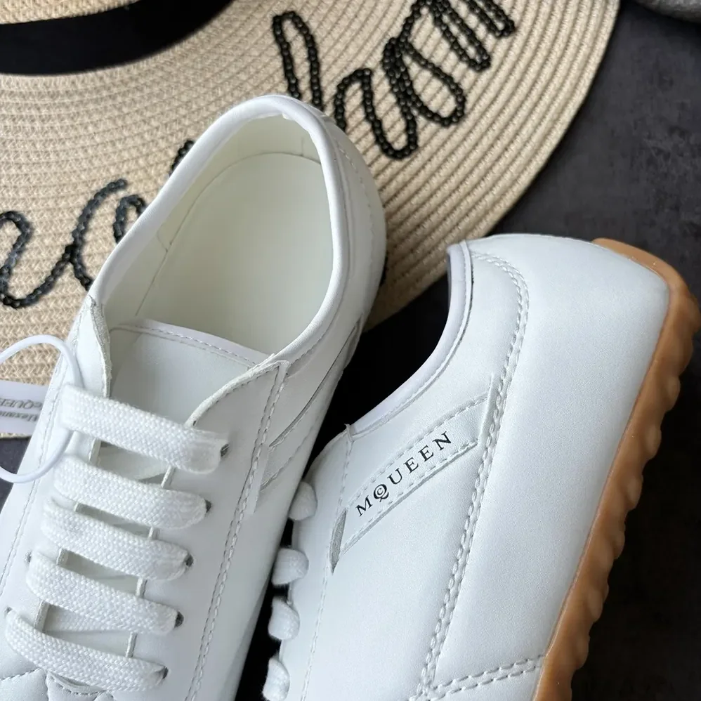 Alexander Mcqueen Boxe Sneaker in Off White for Unisex