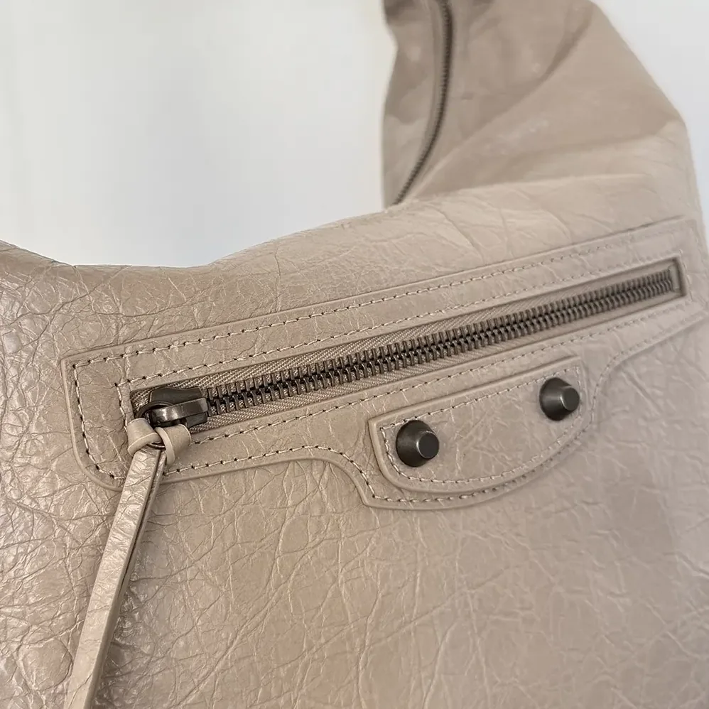 Balenciaga Le City Hobo Bag Medium in Sesame for Women Balenciaga Le City Hobo Bag Medium in Sesame for Women
