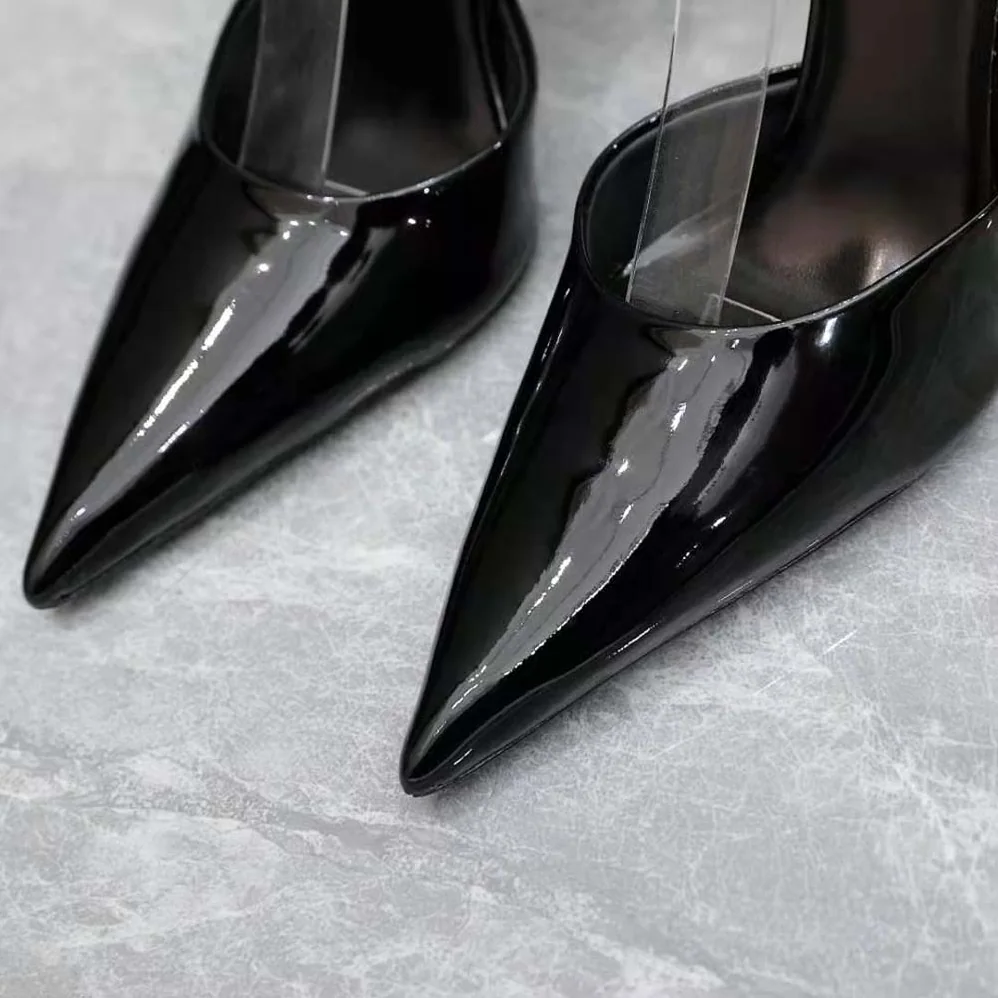 Versace Pin-Point Pumps in Calf Leather for Women in Black Versace Pin-Point Pumps in Calf Leather for Women in Black
