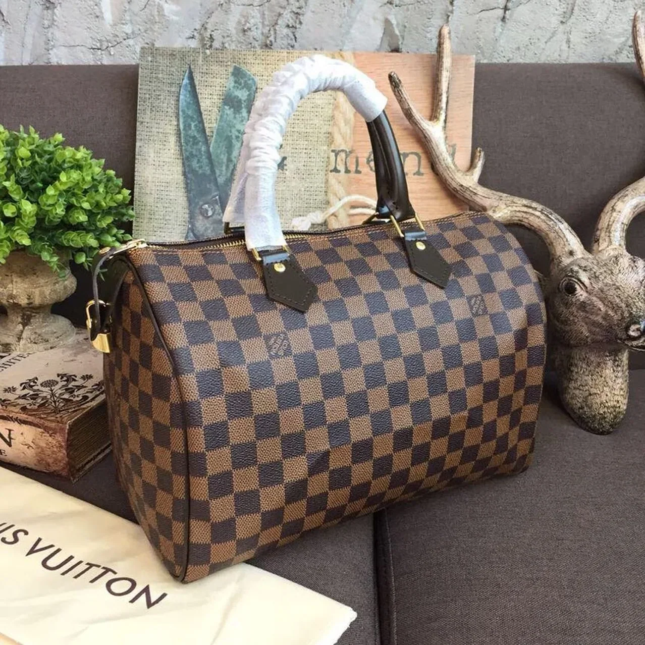 Louis Vuitton Speedy 30 Top Handle Bag / Brown Damier Ebene Canvas Gold Hardware
