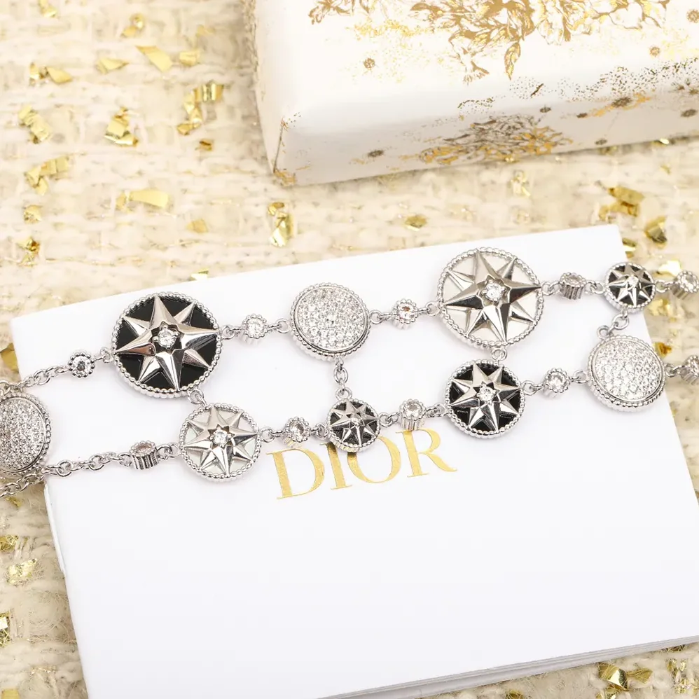 Dior Rose des Vents Bracelet White Gold Diamonds Mother-of for Women in Pearl and Onyx Dior Rose des Vents Bracelet White Gold Diamonds Mother-of for Women in Pearl and Onyx