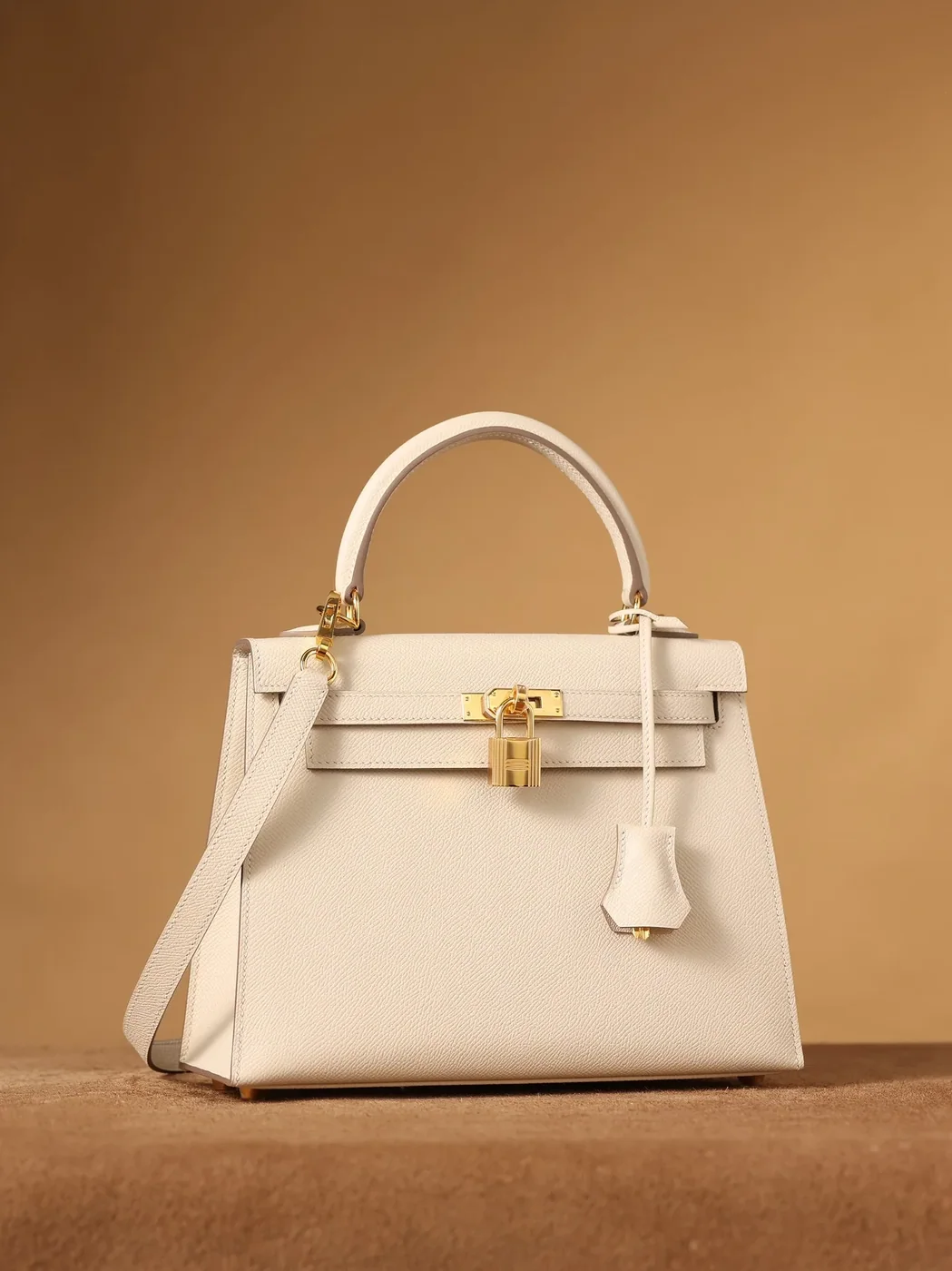 Hermes Kelly Epsom Gold Tone Lock Bag Cream 9,/ Hermes Kelly Epsom Gold Tone Lock Bag Cream 9,/