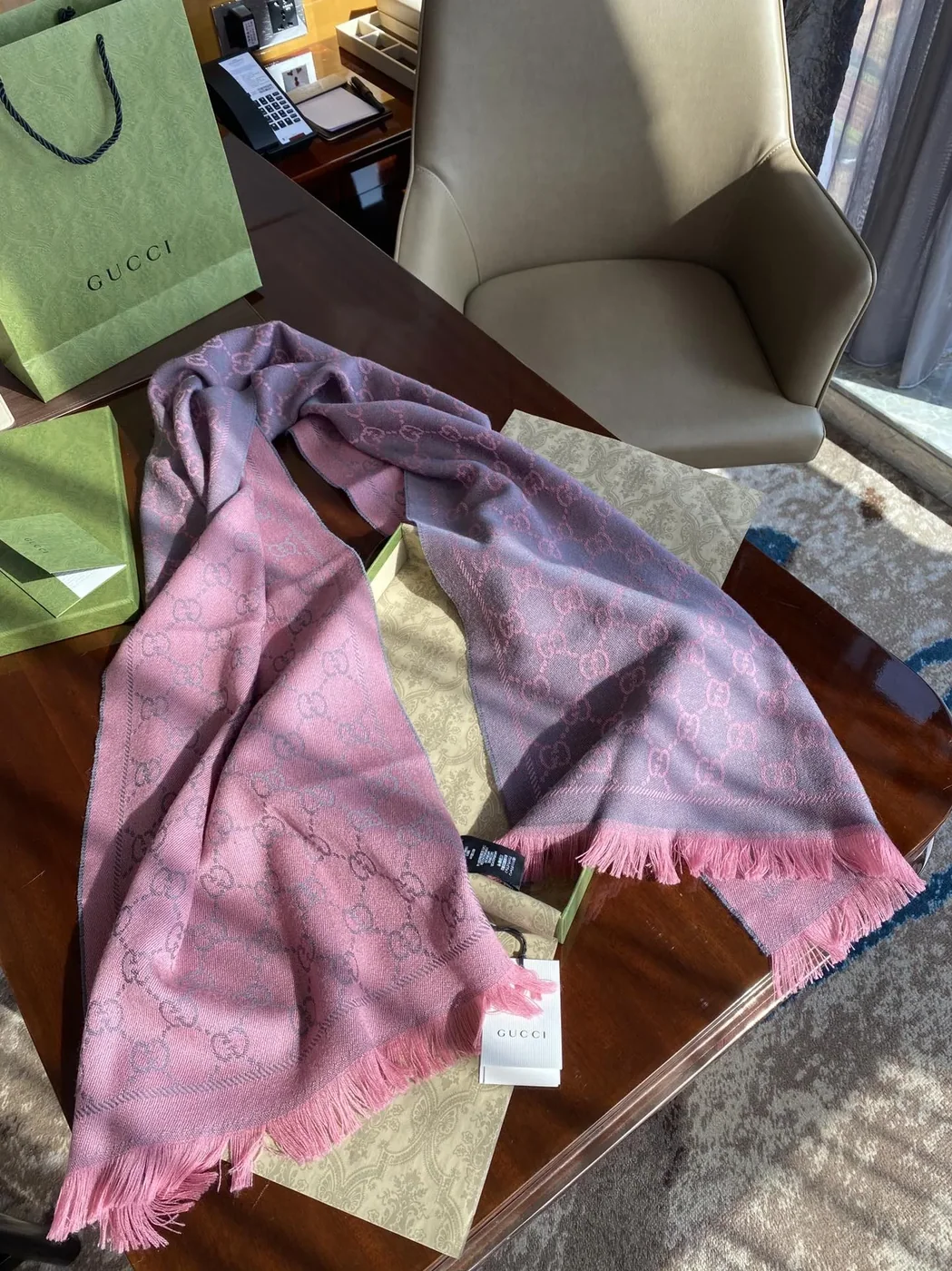 Gucci GG Lamé Lacquard Stole Scarf Pink /