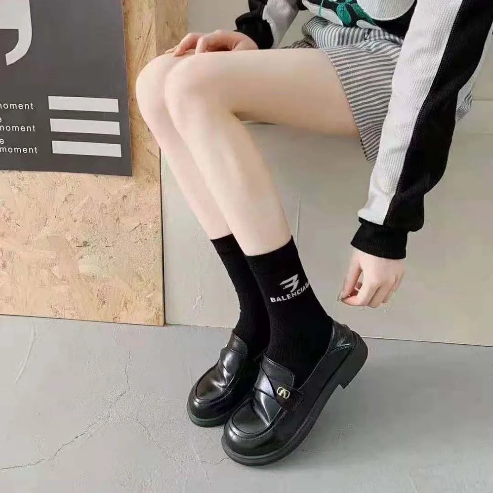 Balenciaga 3B Sports Icon Socks in Black and White Cotton for Unisex Balenciaga 3B Sports Icon Socks in Black and White Cotton for Unisex