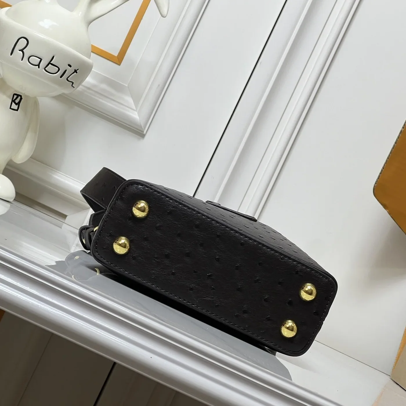 Louis Vuitton Capucines Mini Top Handle Bag in Dark Brown Gold Hardware Louis Vuitton Capucines Mini Top Handle Bag in Dark Brown Gold Hardware
