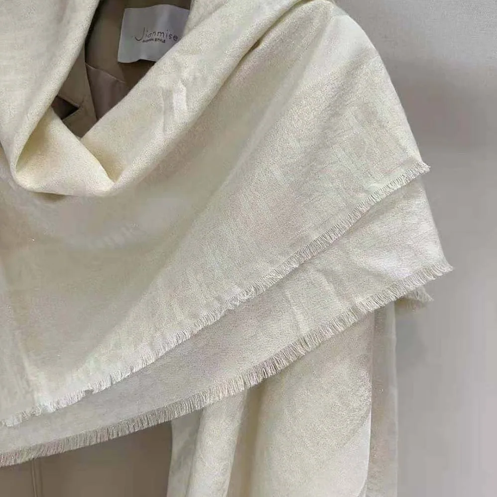 Dior Oblique Shawl Gold-Tone Silk Blend and Metallic Thread for Unisex Dior Oblique Shawl Gold-Tone Silk Blend and Metallic Thread for Unisex