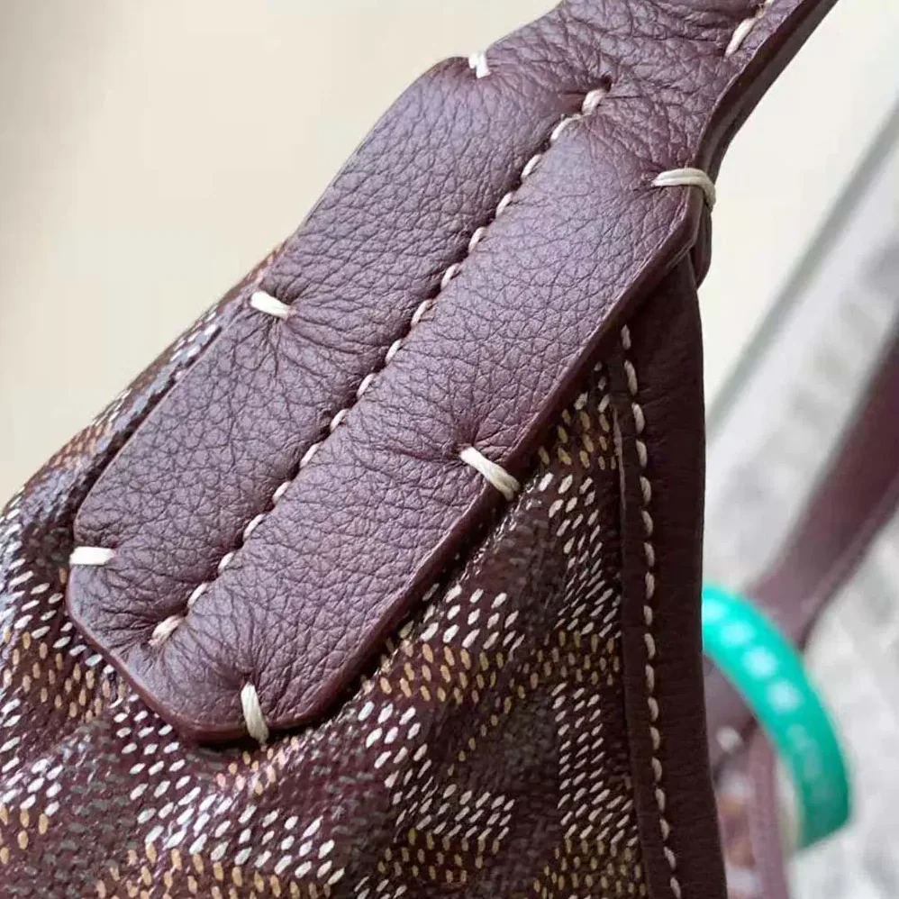 Goyard Bohème Hobo Bag for Unisex in Maroon Goyard Bohème Hobo Bag for Unisex in Maroon
