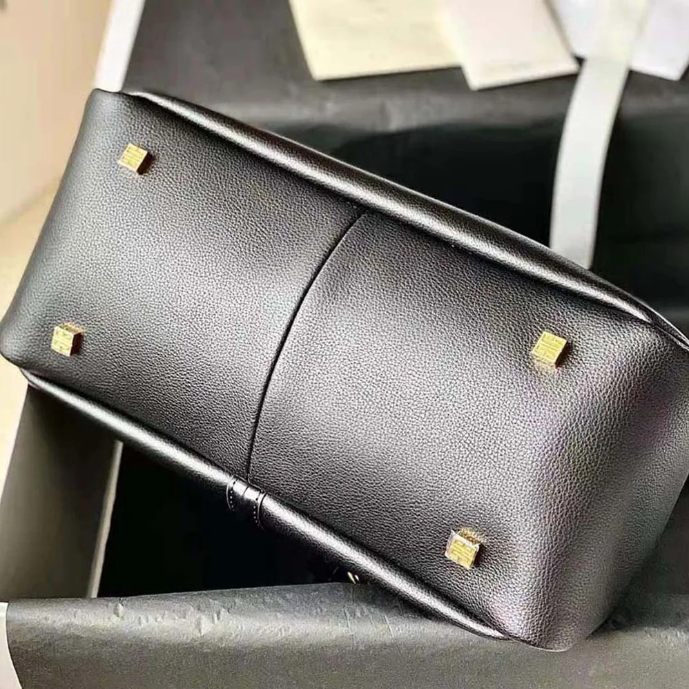 Givenchy Medium G-Hobo Bag in Smooth Leather for Women in Black
