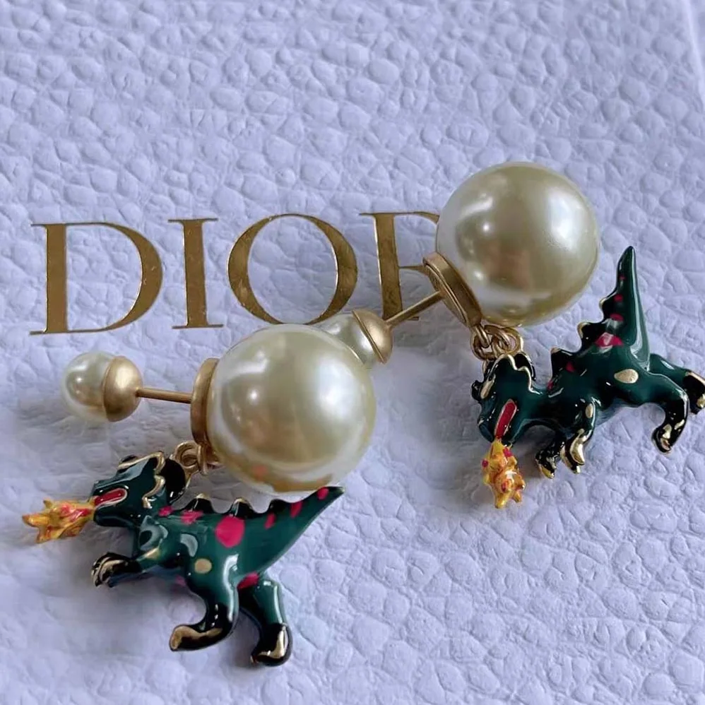 Dior Tribales Earrings Gold-Finish Metal and White Resin Pearls for Women Dior Tribales Earrings Gold-Finish Metal and White Resin Pearls for Women