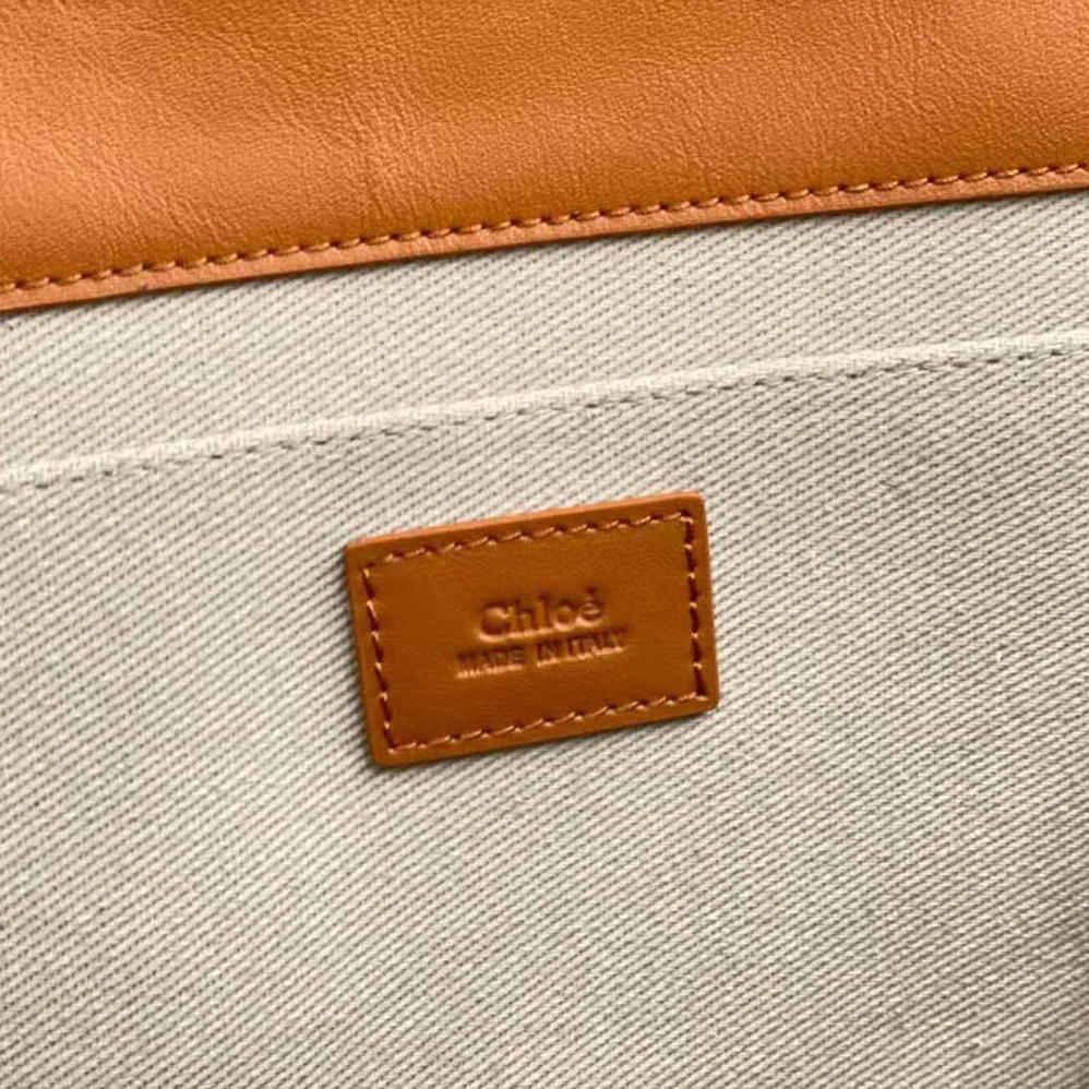 Chloe Large Woody Tote Bag for Women in Brown Chloe Large Woody Tote Bag for Women in Brown