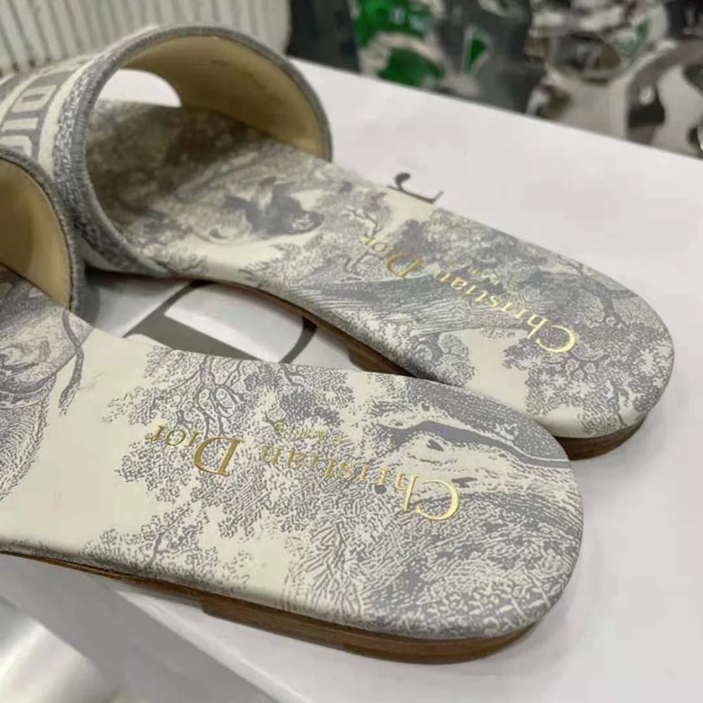 Dior Dway Slide Gray and Ecru Toile de Jouy Embroidered Cotton for Women Dior Dway Slide Gray and Ecru Toile de Jouy Embroidered Cotton for Women