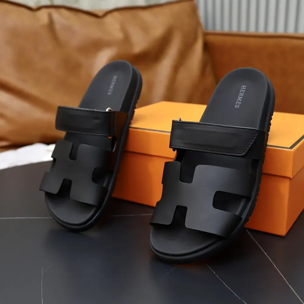 Hermes Chypre Sandal-Black H222100Zv02340 for Unisex