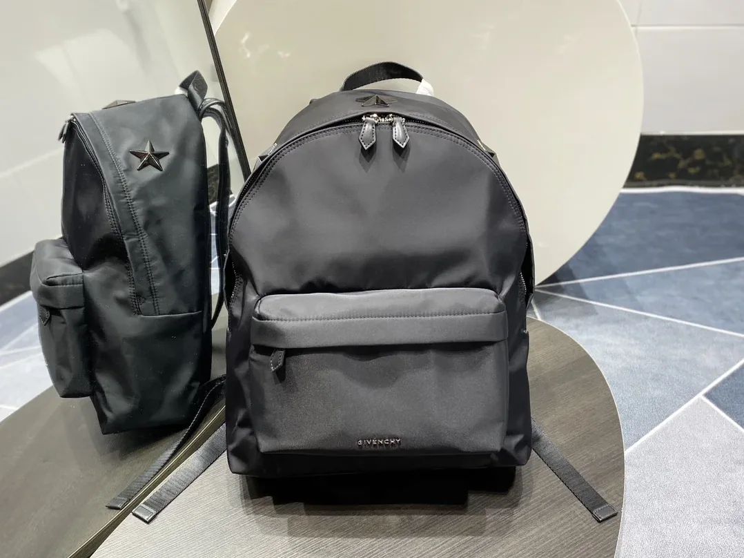 Givenchy Essentiel U Backpack Black / Givenchy Essentiel U Backpack Black /