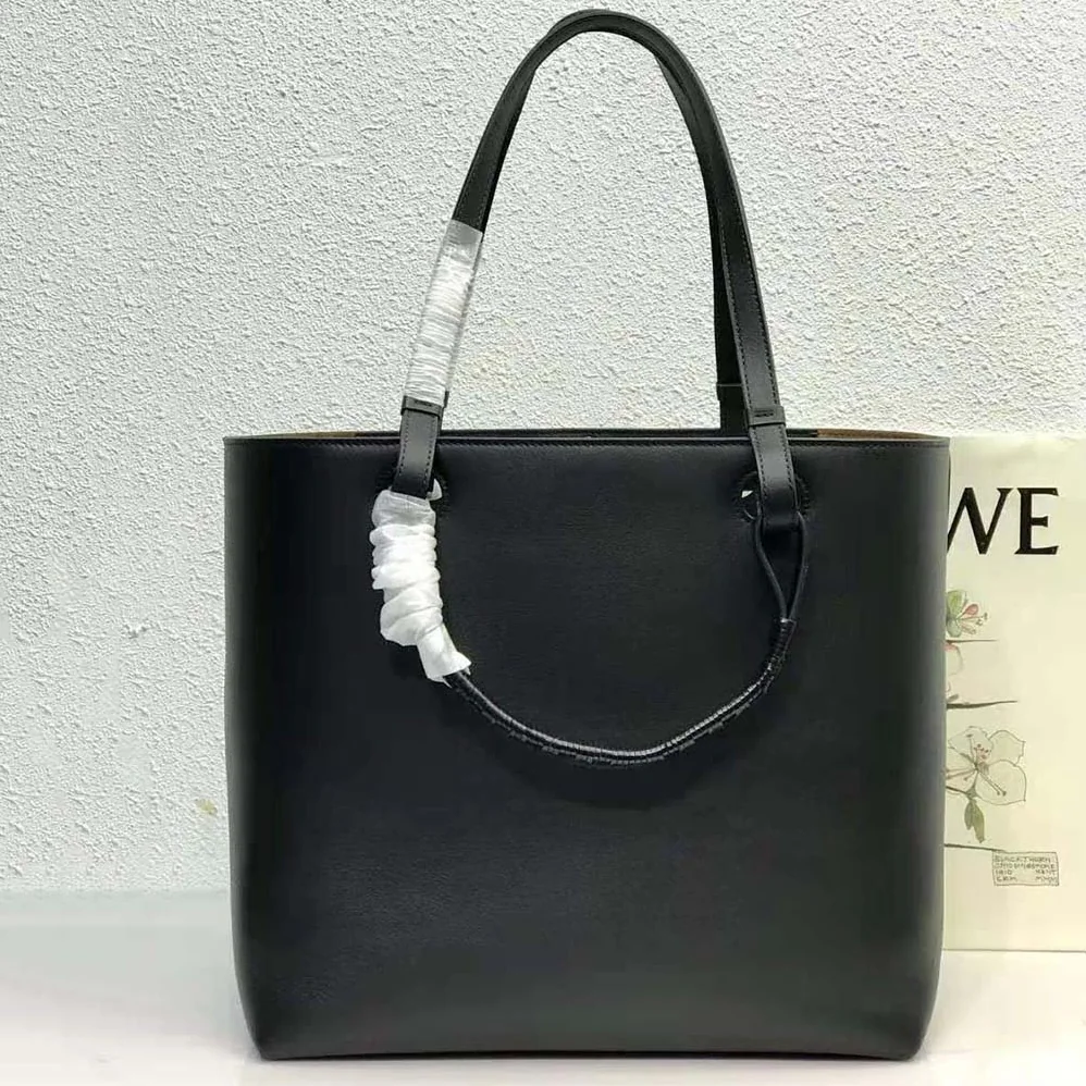 Loewe Anagram Tote in Classic Calfskin for Women in Black Loewe Anagram Tote in Classic Calfskin for Women in Black