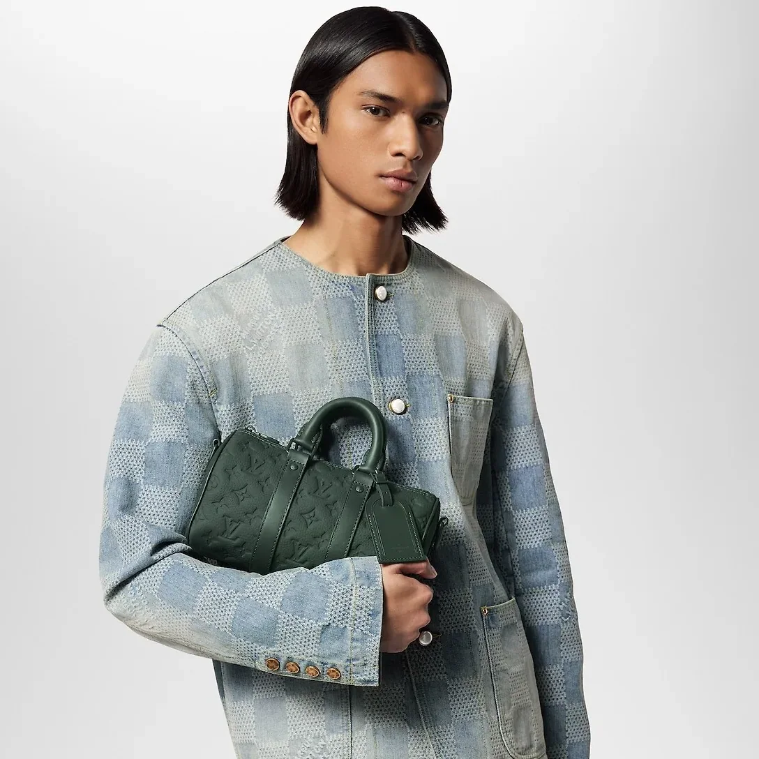 Louis Vuitton Keepall Bandouliere 25 Travel Bag in Green Green Hardware Louis Vuitton Keepall Bandouliere 25 Travel Bag in Green Green Hardware