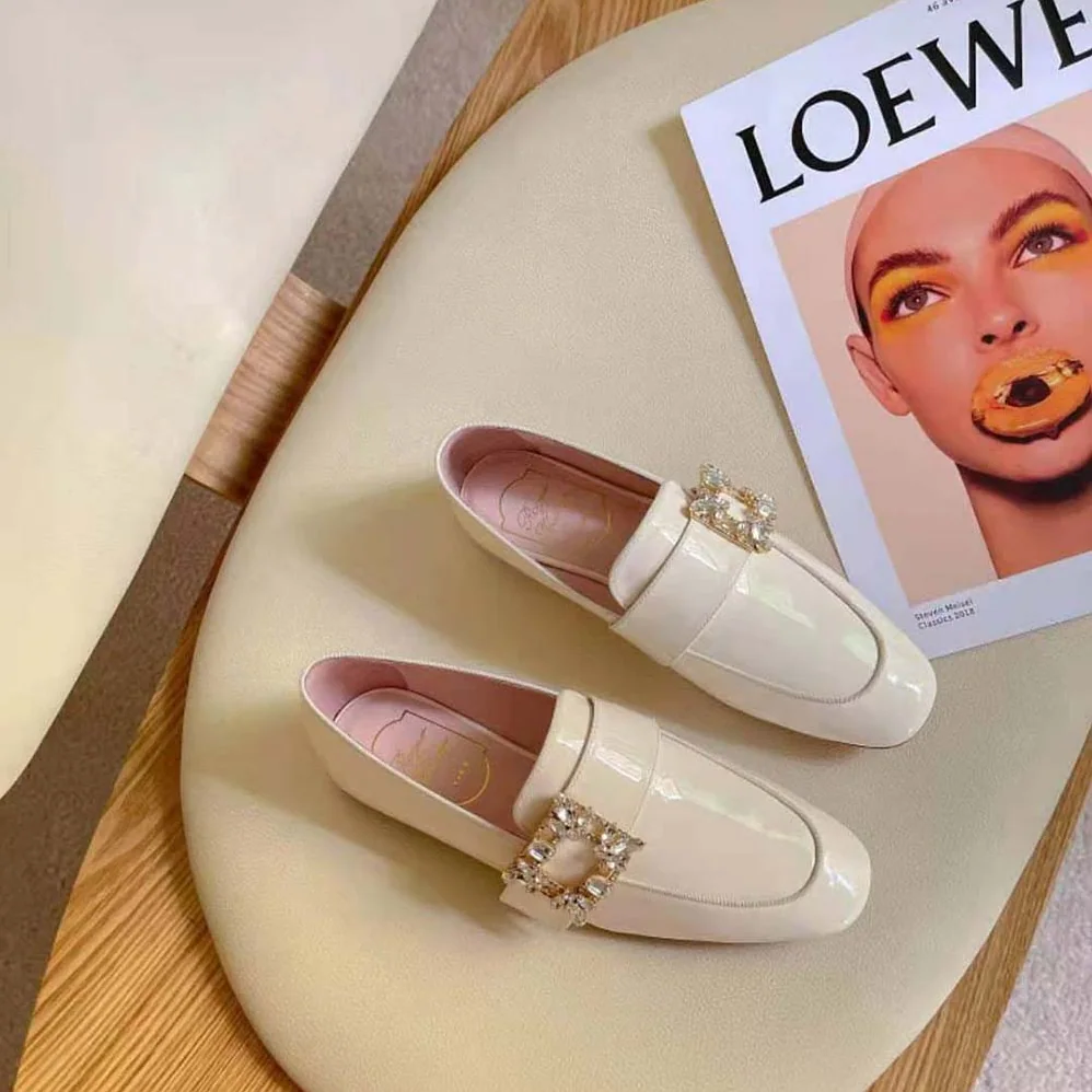 Roger Vivier Mini Broche Vivier Buckle Loafers in Patent Leather for Women in White Roger Vivier Mini Broche Vivier Buckle Loafers in Patent Leather for Women in White