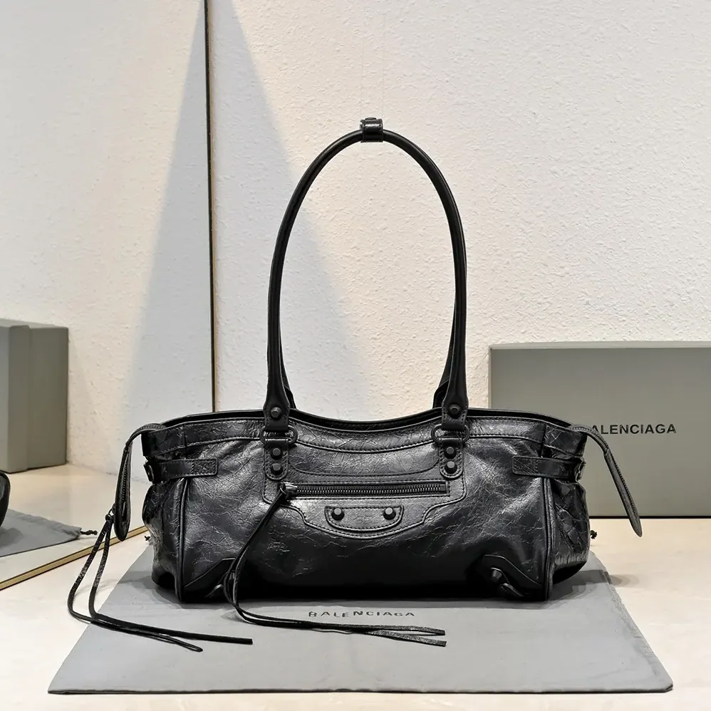 Balenciaga Le City Bag East for Women in West In Black