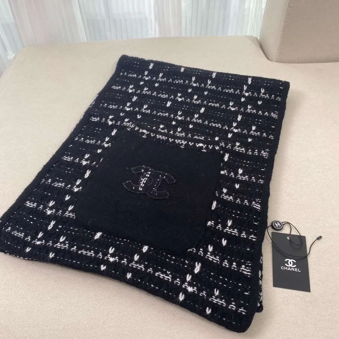 Chanel High in End Cashmere Scarf Black