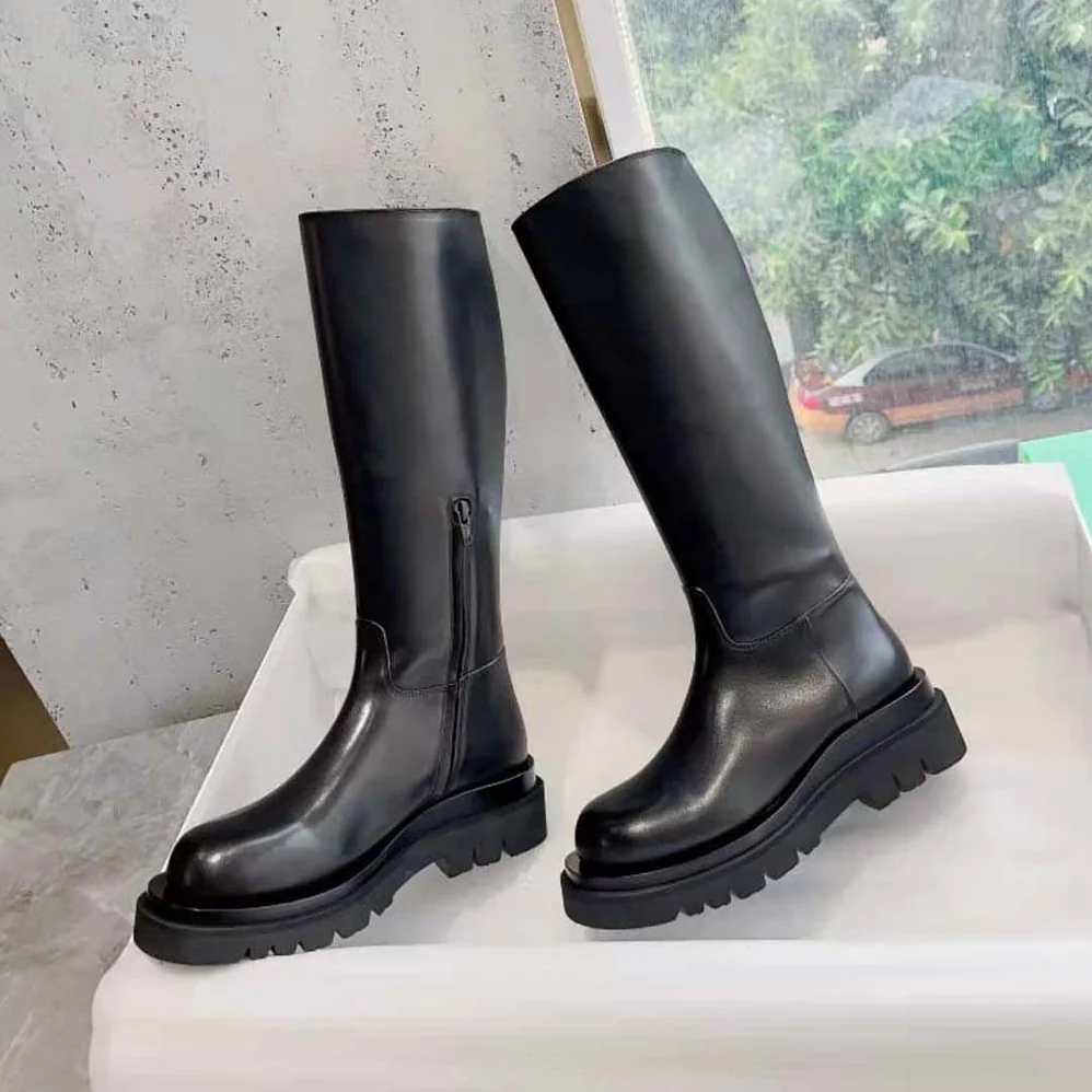 Bottega Veneta Lug Boot in Calfskin Leather for Women in Black Bottega Veneta Lug Boot in Calfskin Leather for Women in Black