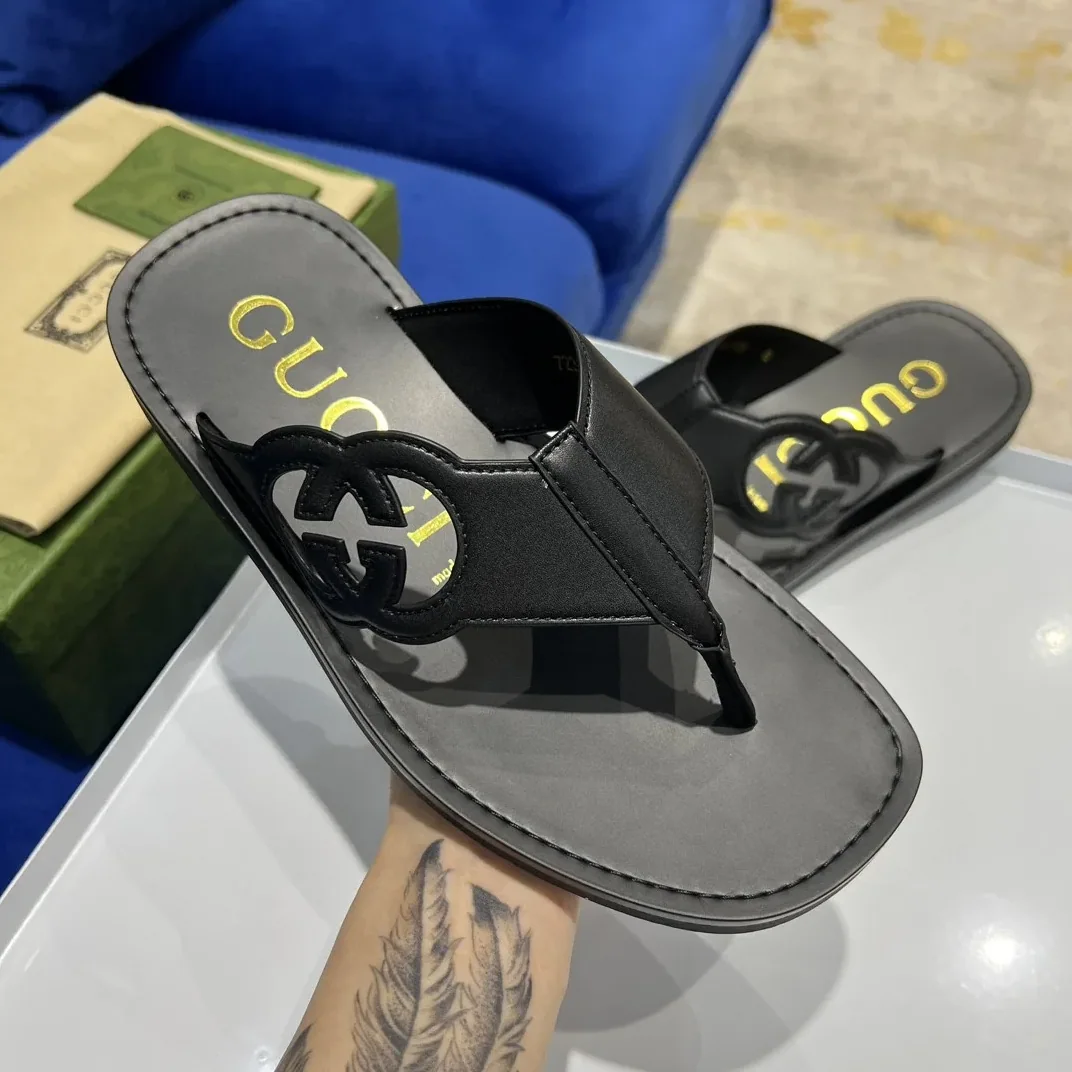 Gucci Interlocking in G Thong Sandal Black Gucci Interlocking in G Thong Sandal Black
