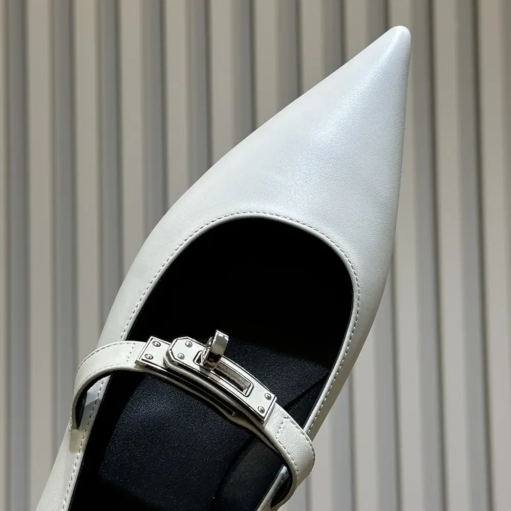 Hermes Kelly Ballet Flat in Calfskin for Women in White Hermes Kelly Ballet Flat in Calfskin for Women in White